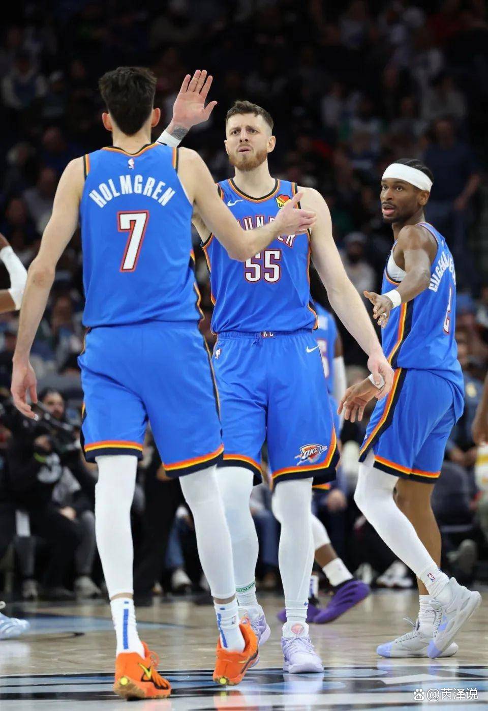 举一动容易 举一动容易